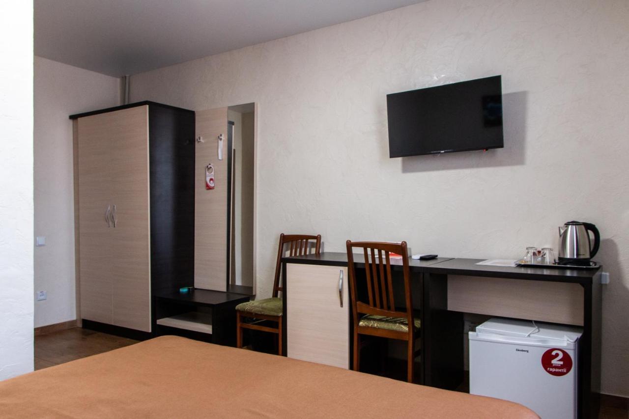 Гостинний Двір "Марія" Hotel Kropyvnytskyi Ngoại thất bức ảnh