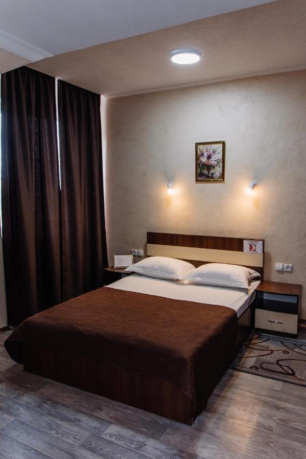 Гостинний Двір "Марія" Hotel Kropyvnytskyi Ngoại thất bức ảnh