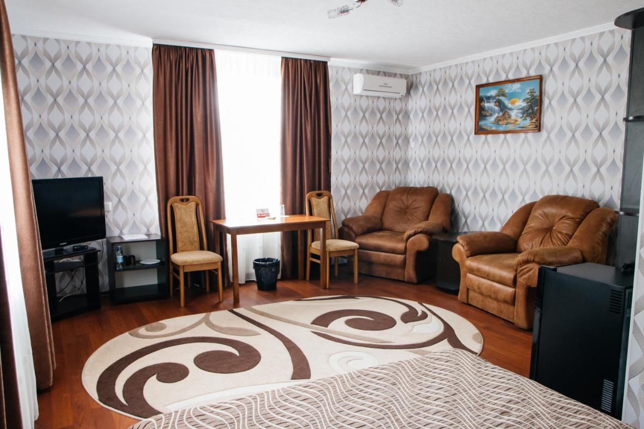 Гостинний Двір "Марія" Hotel Kropyvnytskyi Ngoại thất bức ảnh