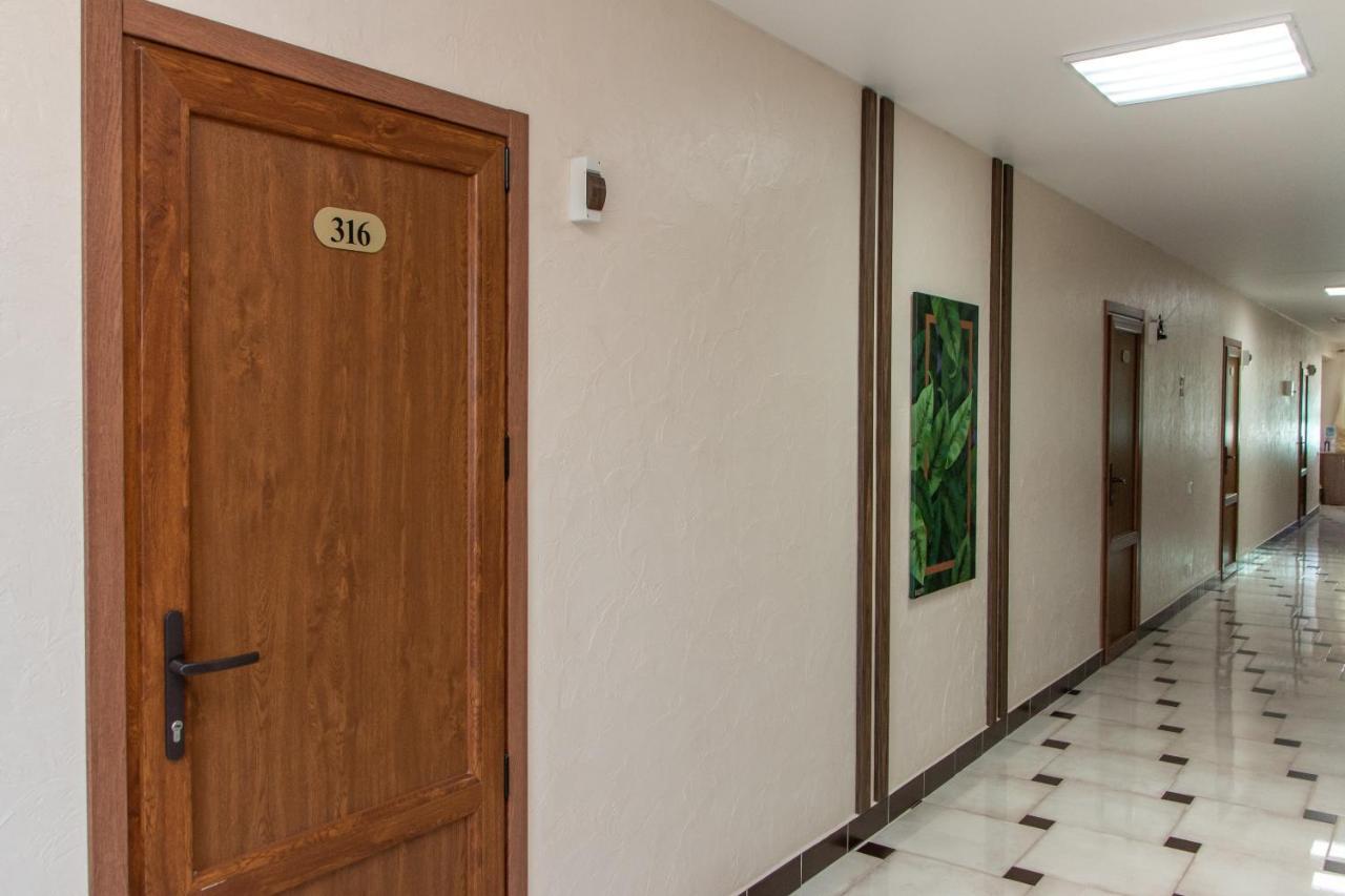 Гостинний Двір "Марія" Hotel Kropyvnytskyi Ngoại thất bức ảnh