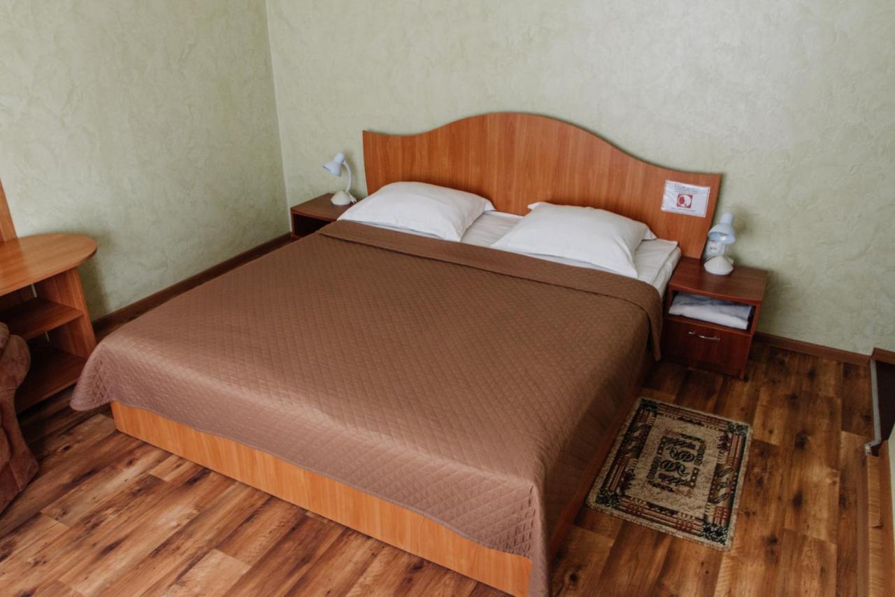 Гостинний Двір "Марія" Hotel Kropyvnytskyi Ngoại thất bức ảnh