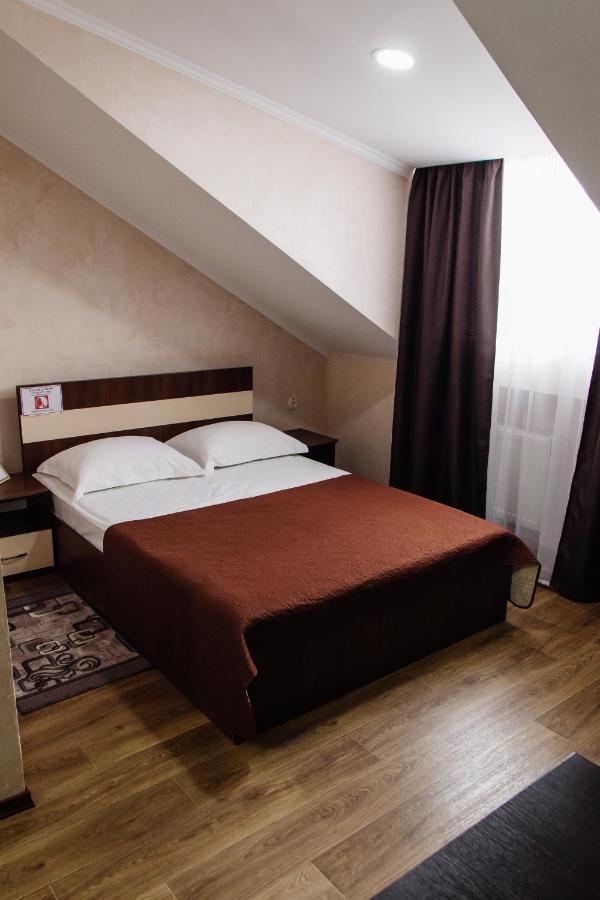 Гостинний Двір "Марія" Hotel Kropyvnytskyi Ngoại thất bức ảnh