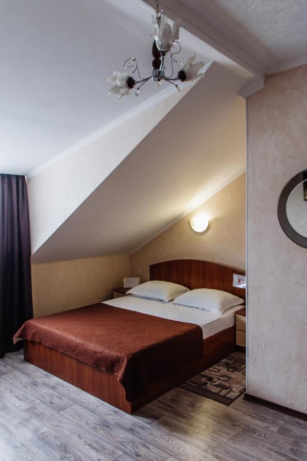 Гостинний Двір "Марія" Hotel Kropyvnytskyi Ngoại thất bức ảnh