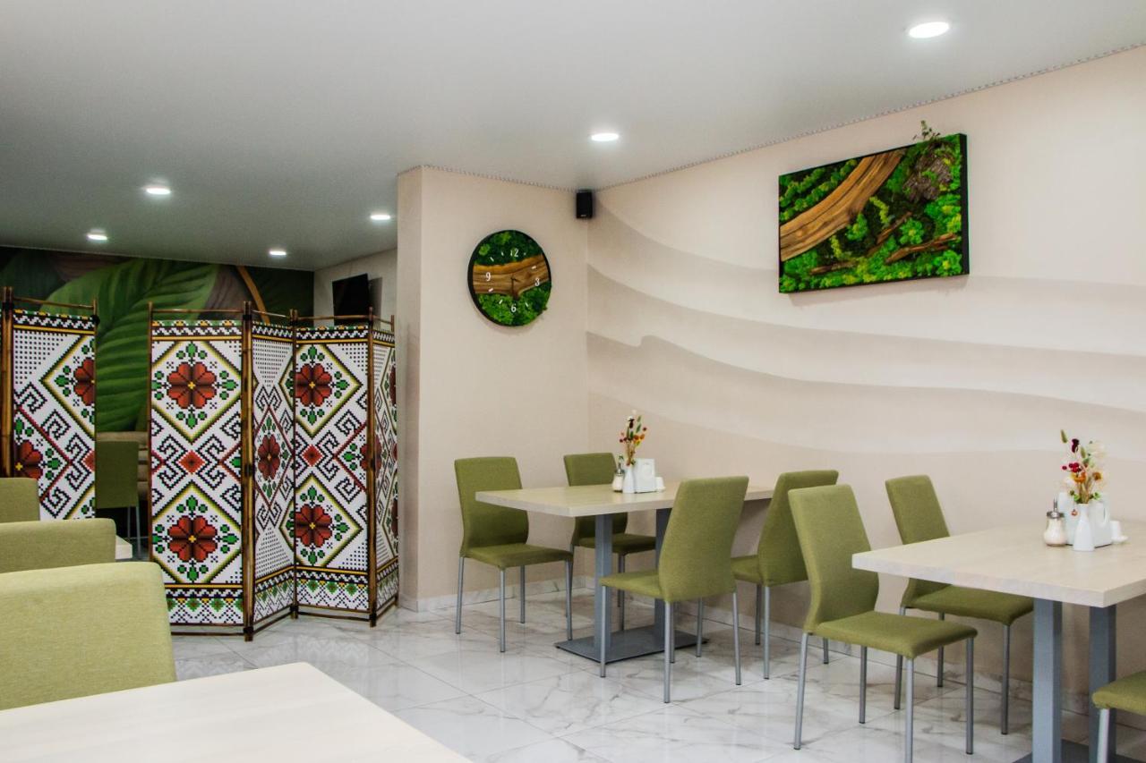 Гостинний Двір "Марія" Hotel Kropyvnytskyi Ngoại thất bức ảnh