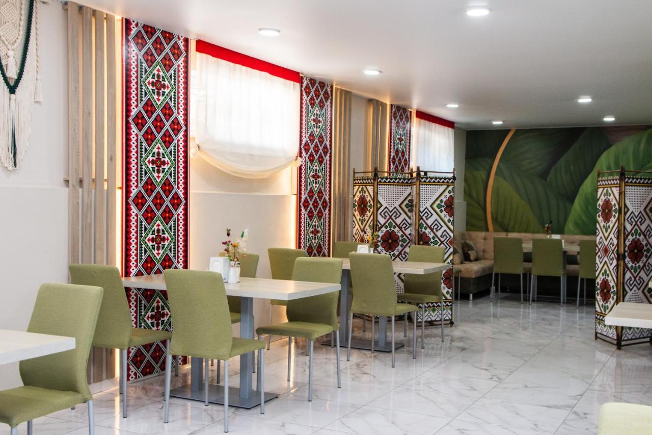 Гостинний Двір "Марія" Hotel Kropyvnytskyi Ngoại thất bức ảnh